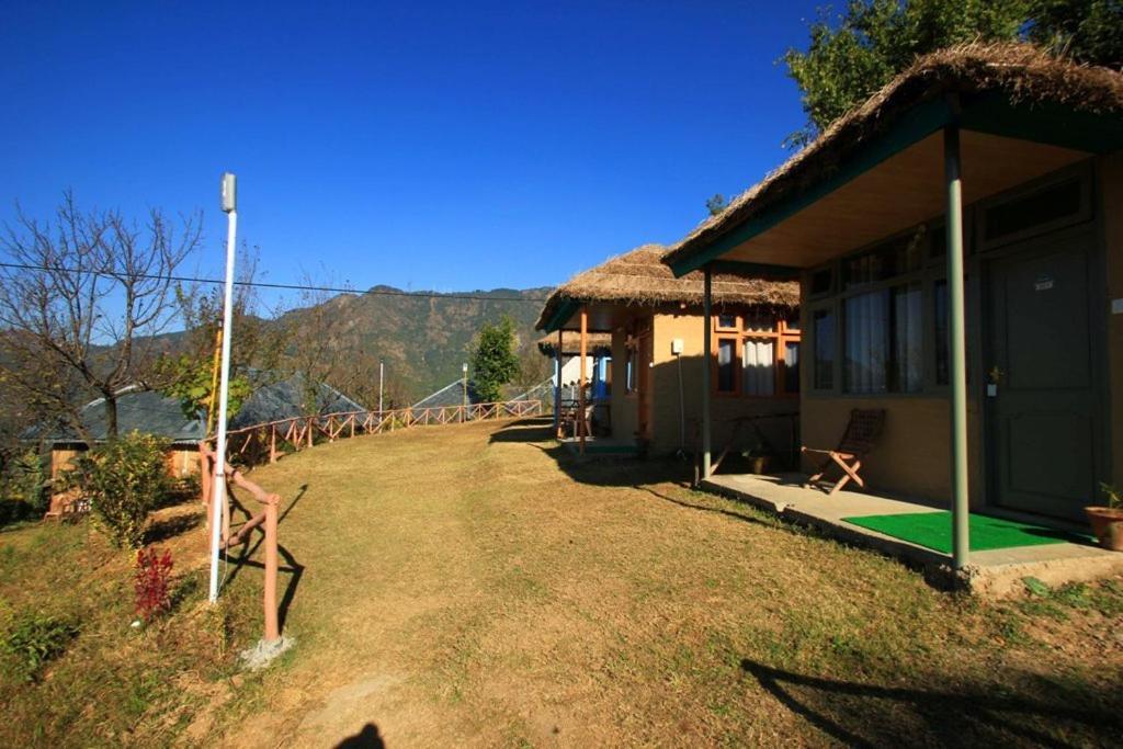 Oyo 43476 Vatika Resort 심라 객실 사진